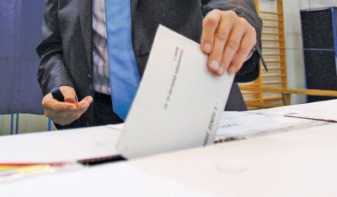 Primarii vor ca alegerile să fie comasate, spune ministrul Igaş